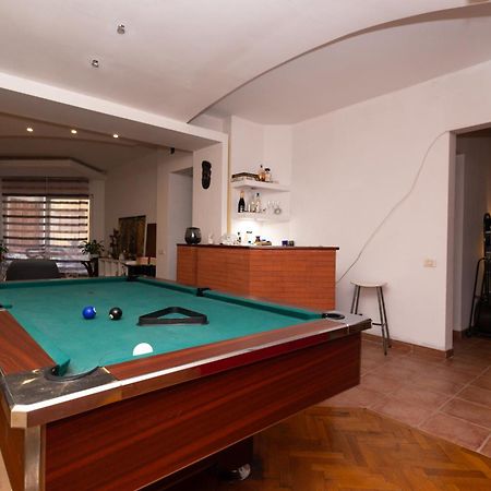 Shared Retro Vintage Luxury Apartment Bucareste Exterior foto