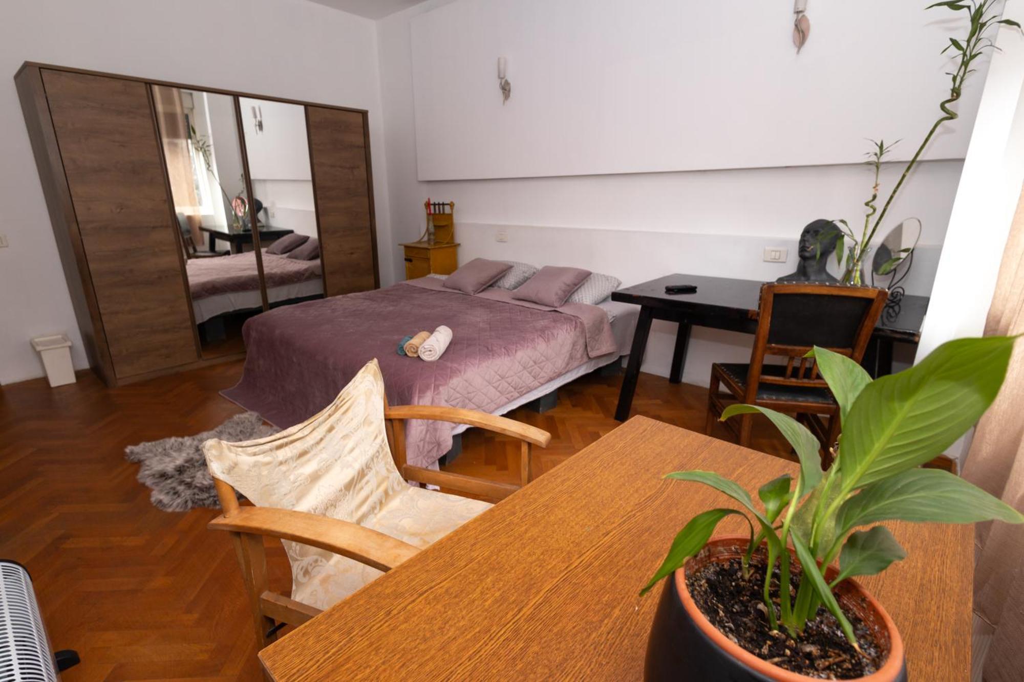 Shared Retro Vintage Luxury Apartment Bucareste Exterior foto